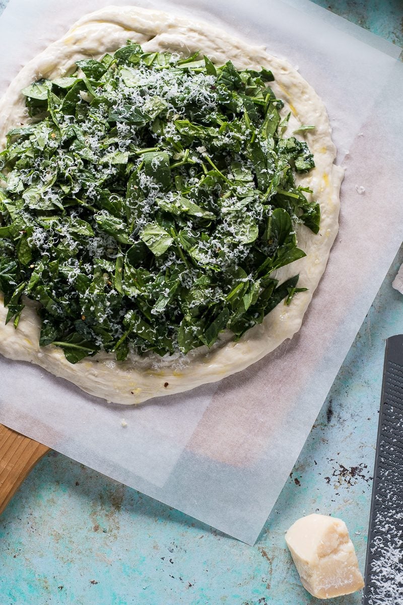 Spicy Garlicky Spinach Pizza from Blossom to Stem | www.blossomtostem.net