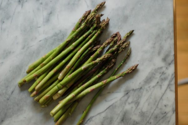 Asparagus and Spring Onion Farro Salad with Quick Preserved Lemon Vinaigrette. From Blossom To Stem | Because Delicious www.blossomtostem.net