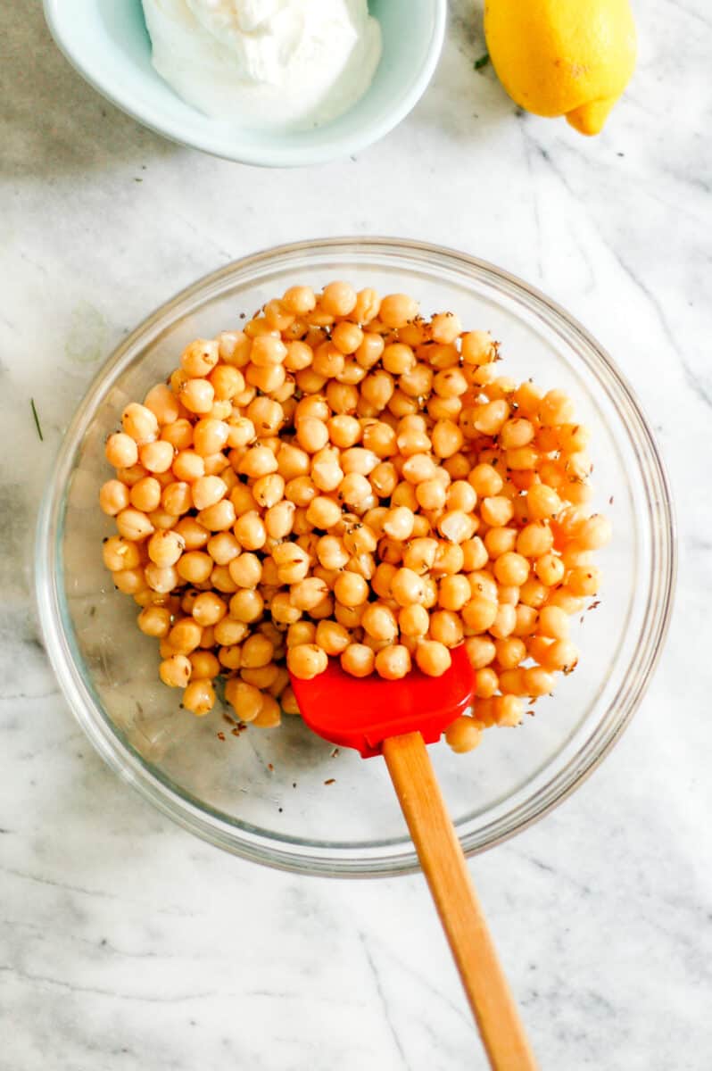 Chickpeas in a spice-infused oil