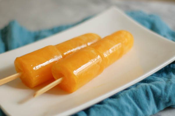 Mango Lime Popsicles! These taste like summer. From Blossom To Stem | Because Delicious www.blossomtostem.net