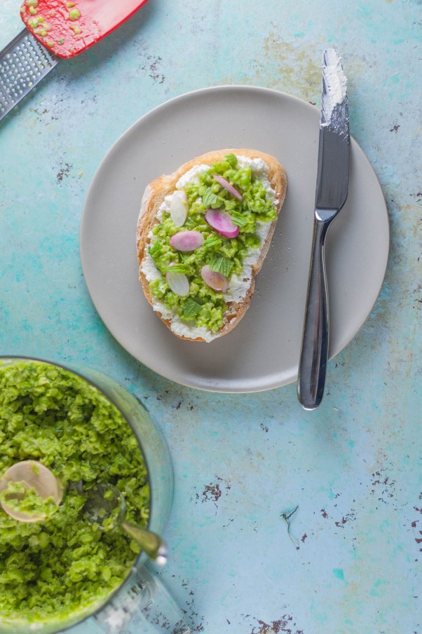 Crushed Peas with Mint and Olive OIl. A fresh five-minute spread that's lovely on toast, crackers, pita chips. Vegan, gluten free, vegetarian, dairy free.