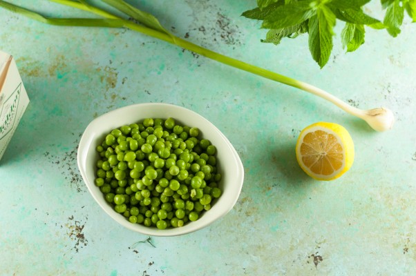 Crushed Peas with Mint and Olive OIl. A light spring melange of peas and mint that's lovely on toast or as a simple side. From Blossom to Stem | Because Delicious www.blossomtostem.net #vegetarian #glutenfree #recipe