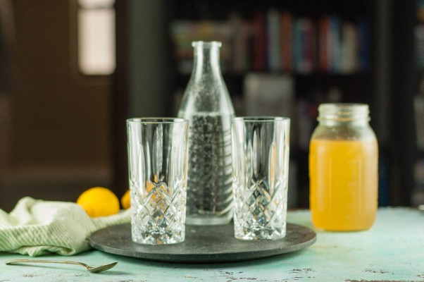 Elderflower Cordial. An easy syrup with elderflowers and citrus that makes a delicious homemade soda or cocktail mixer. From Blossom to Stem | Because Delicious www.blossomtostem.net