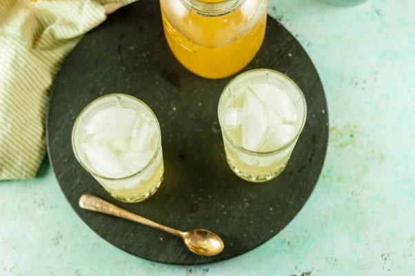 Elderflower Cordial. An easy syrup with elderflowers and citrus that makes a delicious homemade soda or cocktail mixer. From Blossom to Stem | Because Delicious www.blossomtostem.net