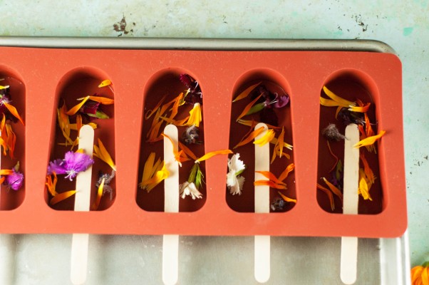 Lemon Elderflower Popsicles with Edible Flowers. From Blossom to Stem | Because Delicious www.blossomtostem.net