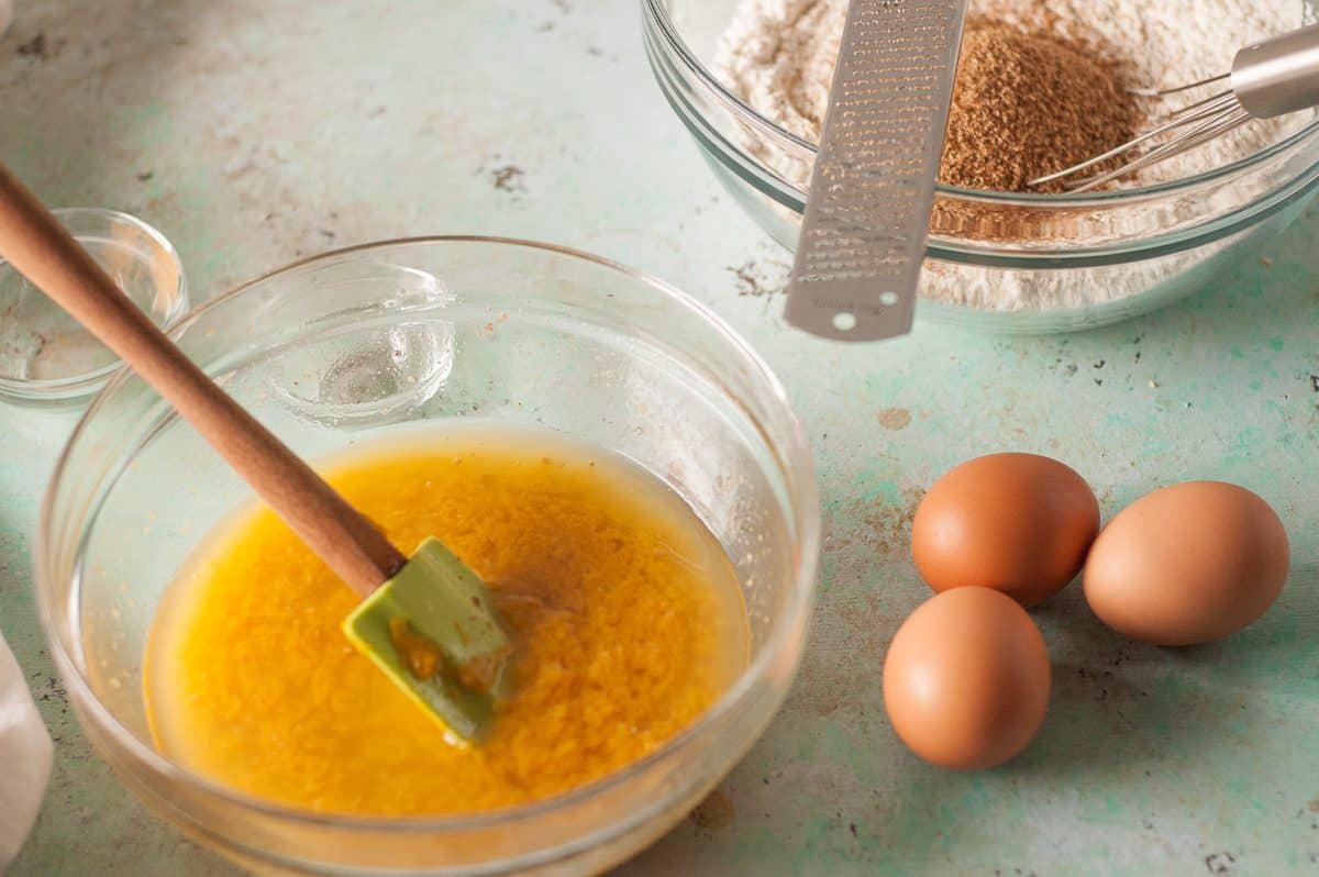 Wet ingredients, eggs