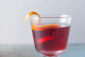 Smoked Barrel-Aged Negroni (no barrel required). A classic Negroni cocktail gets instantly infused with smoky applewood in an ISI cream whipper. Science! From Blossom to Stem | Because Delicious | www.blossomtostem.net