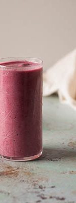 Cranberry Clementine Smoothie. A creamy jewel-toned smoothie that comes together in minutes. Vegan, gluten free, dairy free. From Blossom to Stem | Because Delicious | www.blossomtostem.net