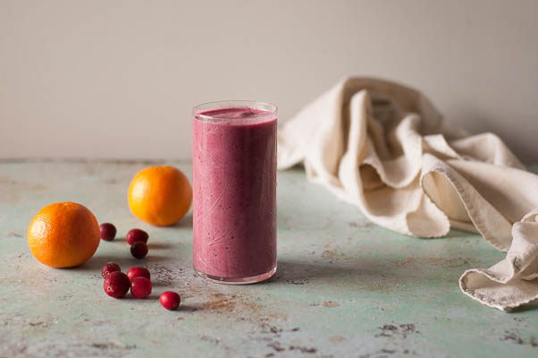 Cranberry Clementine Smoothie. A creamy jewel-toned smoothie that comes together in minutes. Vegan, gluten free, dairy free. From Blossom to Stem | Because Delicious | www.blossomtostem.net