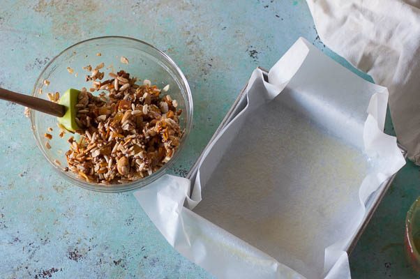 Homemade Kind Bars. Simple chewy, nutty granola bars. So easy to make. Gluten free. Vegan. From Blossom to Stem | Because Delicious | www.blossomtostem.net