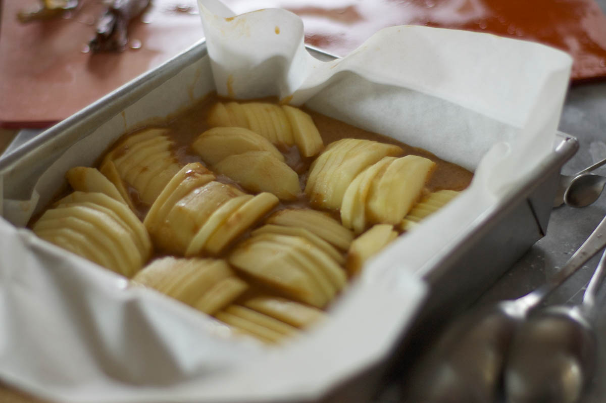 Brown Butter Apple Bars. These cinnamon-kissed bar cookies might be your new favorite apple dessert. From Blossom to Stem | www.blossomtostem.net