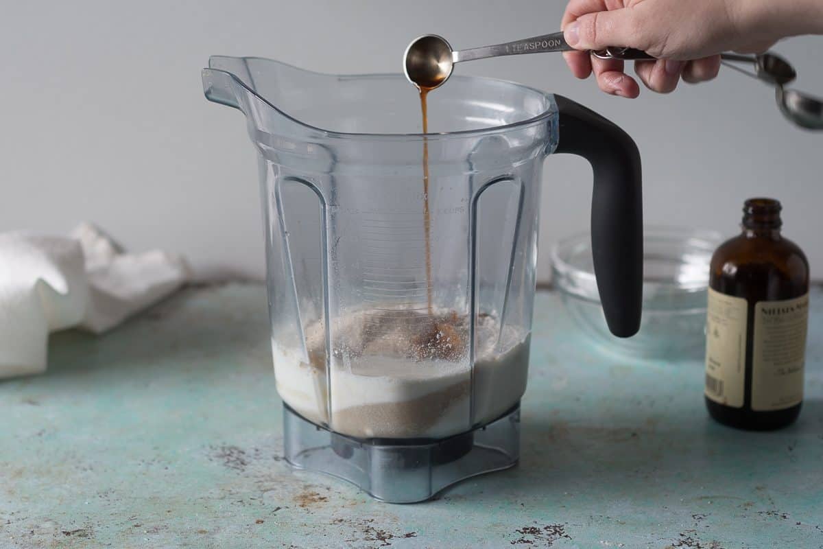 Adding vanilla extract to a blender