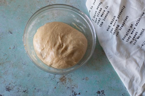 Paczki (Yeast Polish Jelly Doughnuts) From Blossom to Stem | www.blossomtostem.net