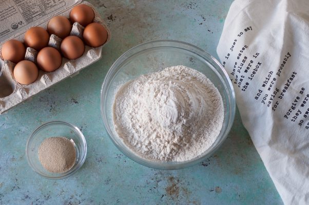Paczki (Yeast Polish Jelly Doughnuts) From Blossom to Stem | www.blossomtostem.net