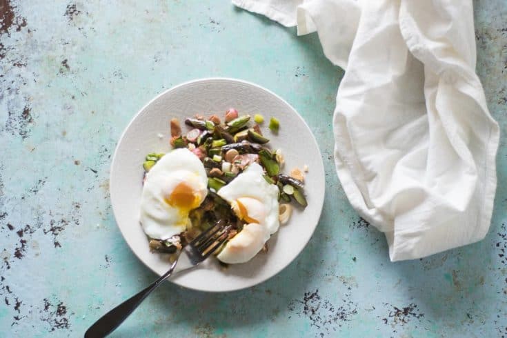 Spring Market Skillet with Asparagus, Radishes, Spring Onions and Poached Eggs. From Blossom to Stem | www.blossomtostem.net