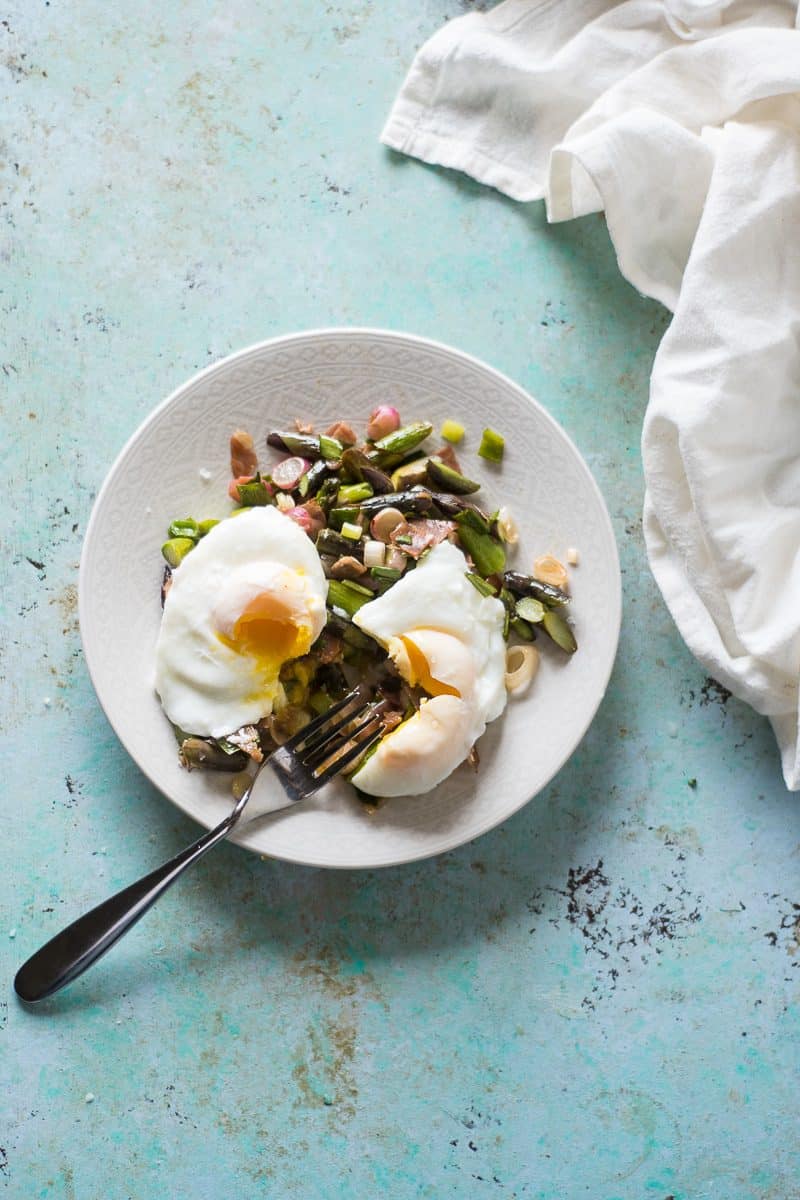 Spring Market Skillet with Asparagus, Radishes, Spring Onions and Poached Eggs. From Blossom to Stem | www.blossomtostem.net