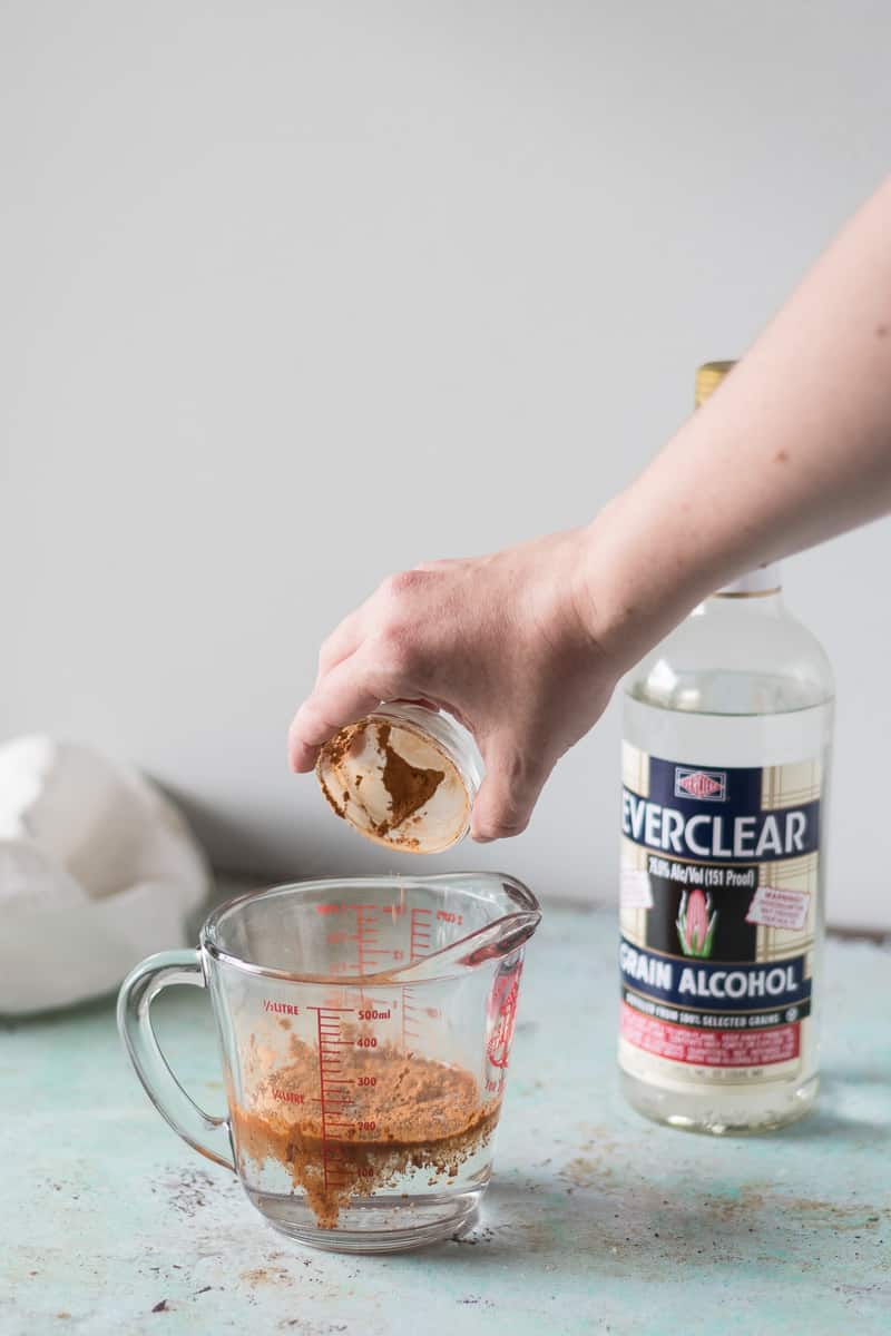 Homemade Tonic Syrup for the best Gin and Tonic Blossom to Stem