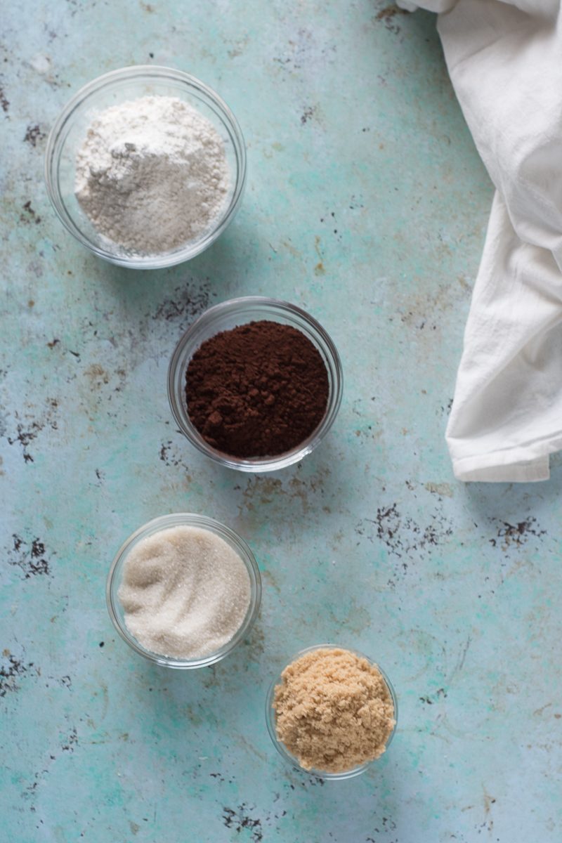 Classic chocolate ice cream sandwiches. From Blossom to Stem | www.blossomtostem.net