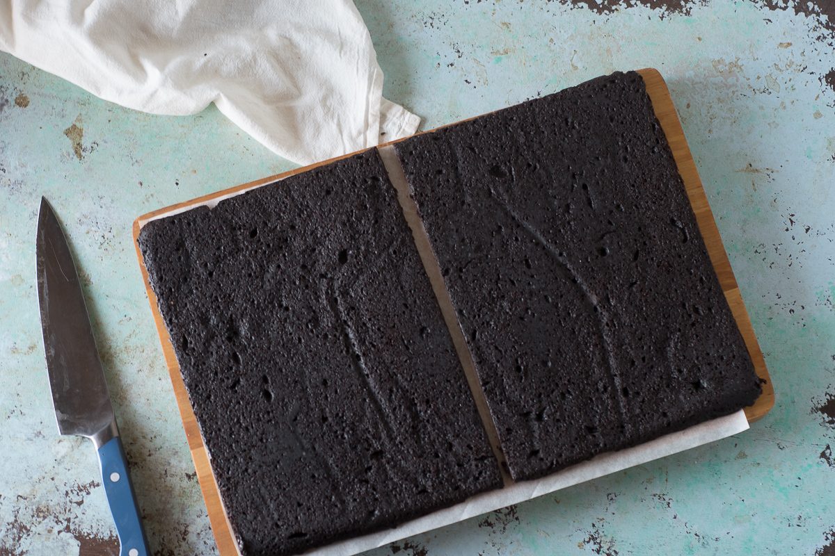 Classic chocolate ice cream sandwiches. From Blossom to Stem | www.blossomtostem.net