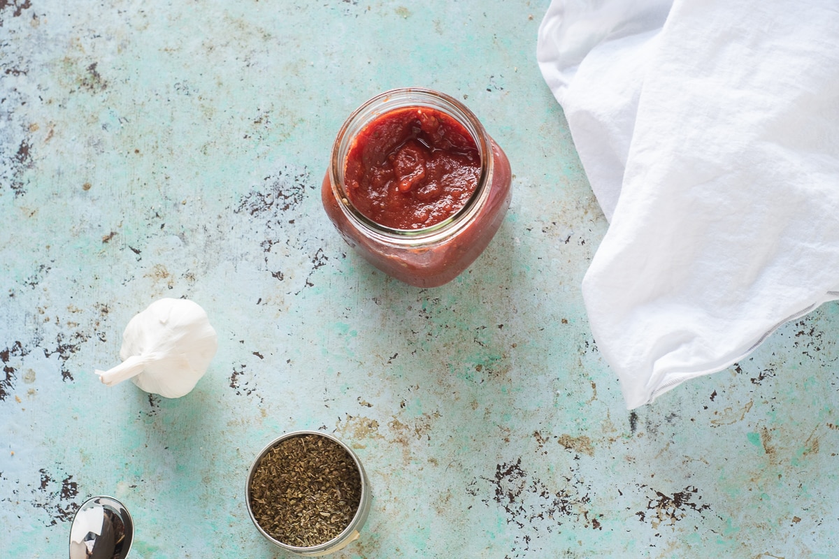 5-Minute Pizza Sauce. From Blossom to Stem | www.blossomtostem.net