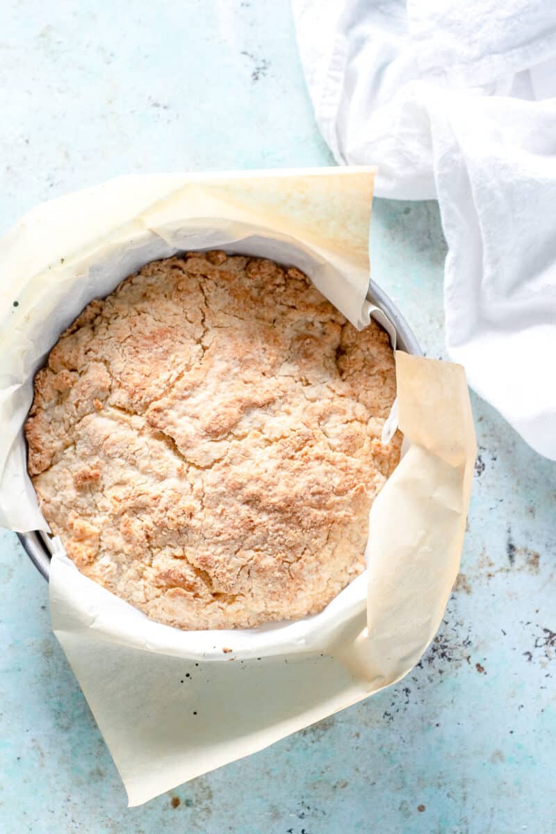 Baked shortcake in a pan