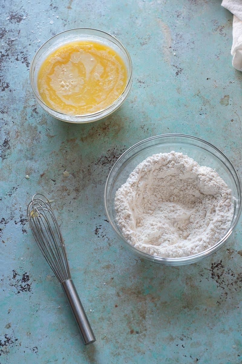 Wet ingredients and dry ingredients in separate bowls