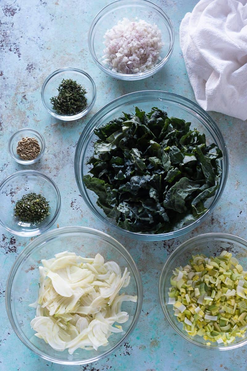 Sliced fennel, rosemary, fennel seed, thyme, minced shallots, sliced Tuscan kale, diced leeks