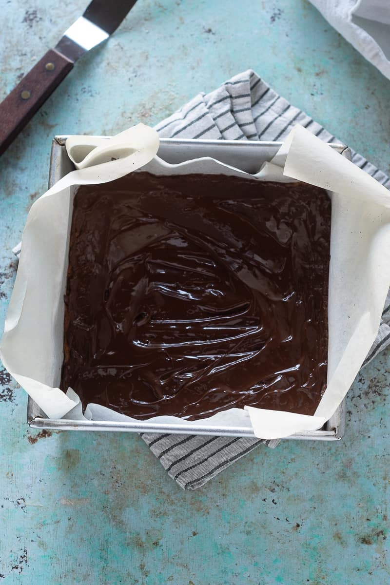 Melted chocolate layer over brown sugar base